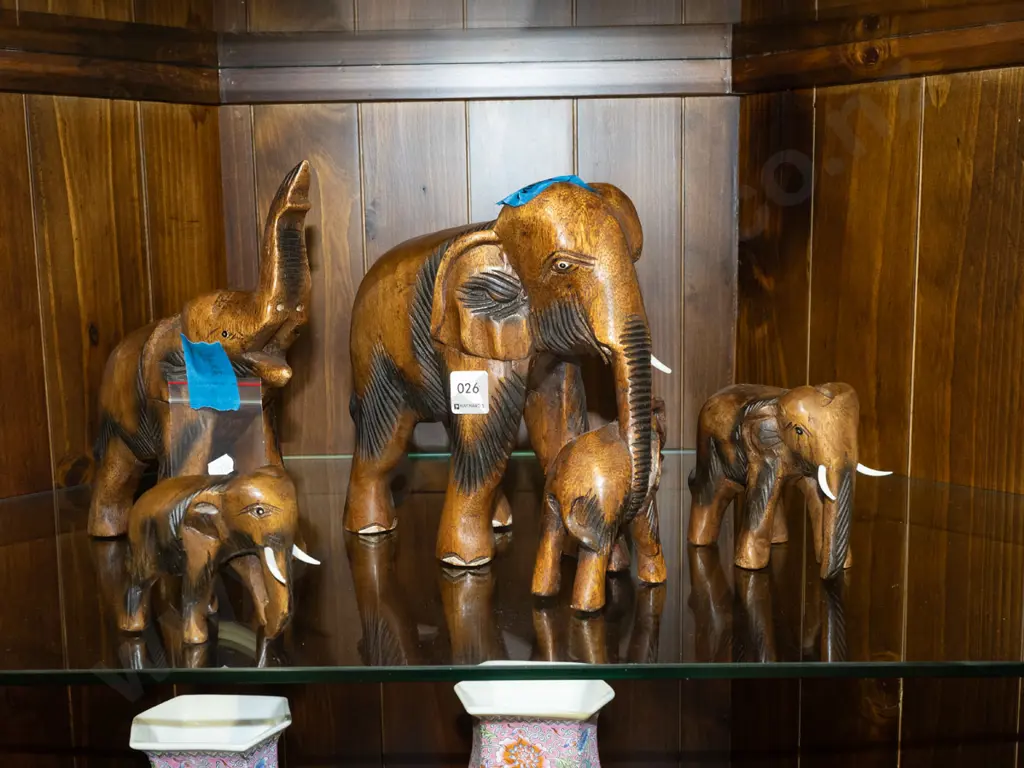herd of carved wooden elephants H235 - missing1 tusk Image 1++