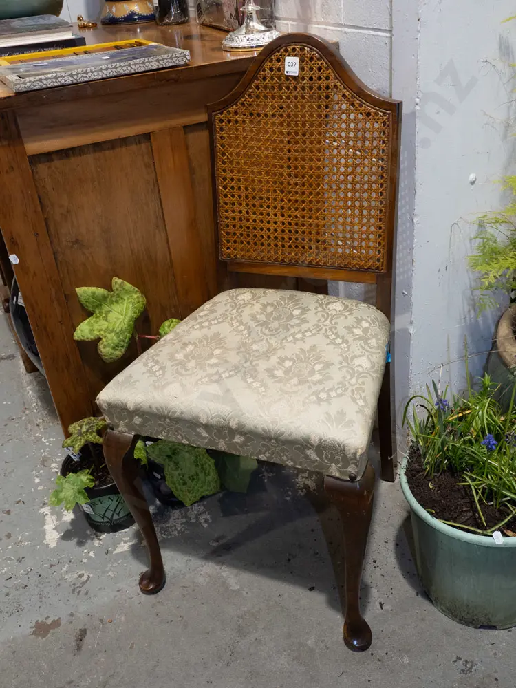 cab leg upholstered rattan back bedroom chair Image 1++