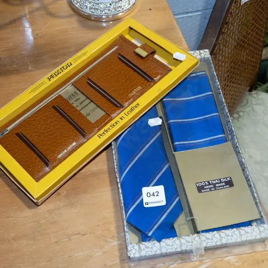 1960s/70s tie and hankerchief set and wallet