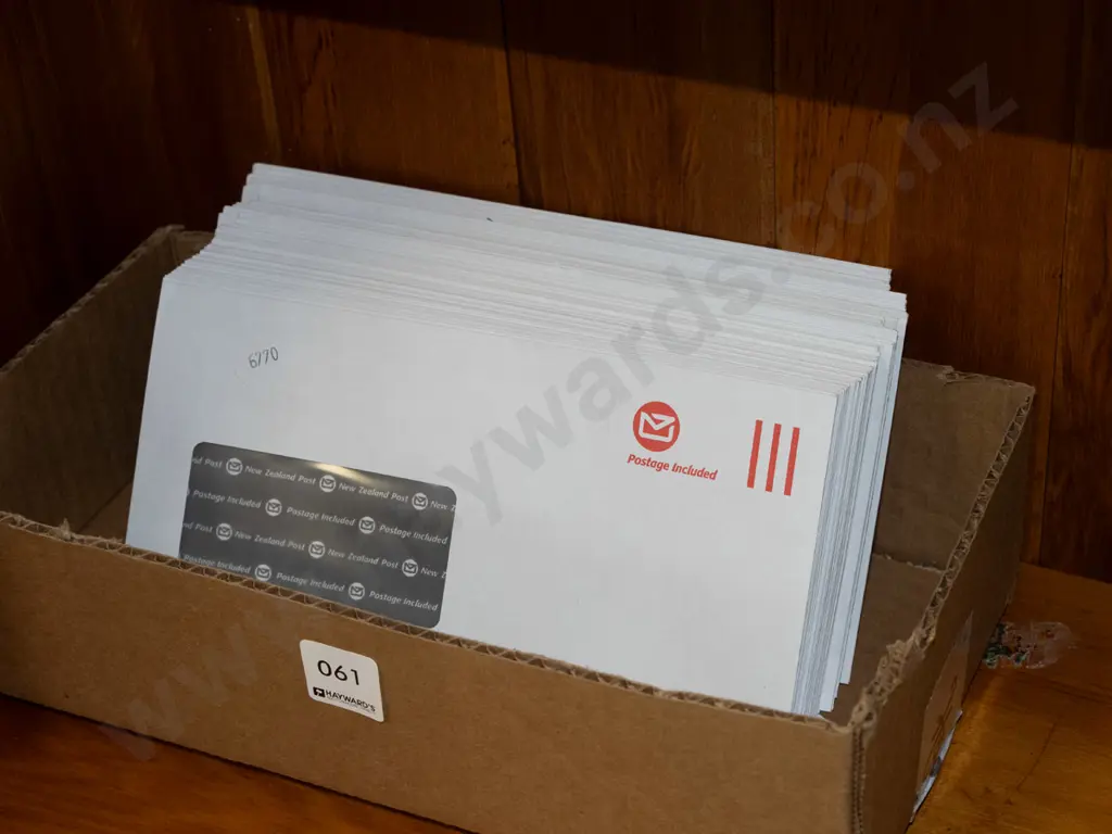 box; 100x pre paid envelopes Image 1++