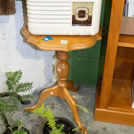 small kauri wine table H530