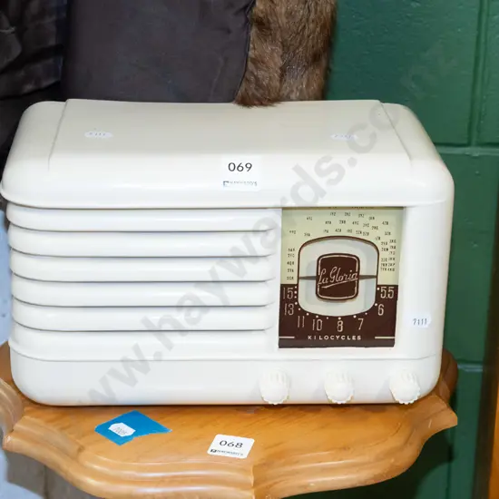 vintage La Gloria valve mantle radio