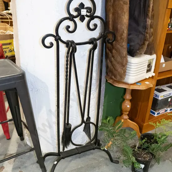wrought metal fireside set H1030