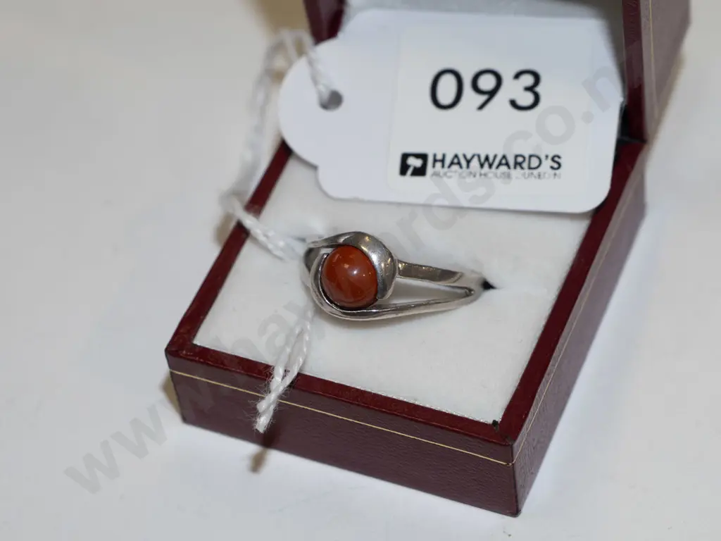 sterling silver carnelian? bead worry ring 5gm Image 1++