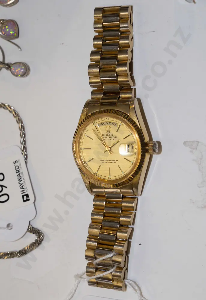 mens wristwatch Image 1++