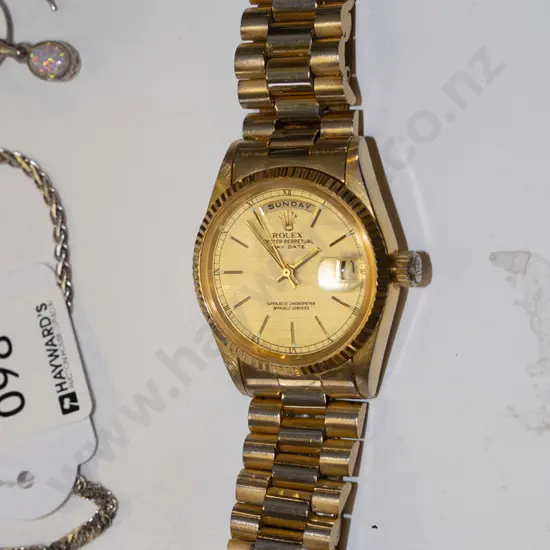 mens wristwatch