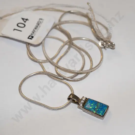sterling silver & opal pendant necklace 13gm
