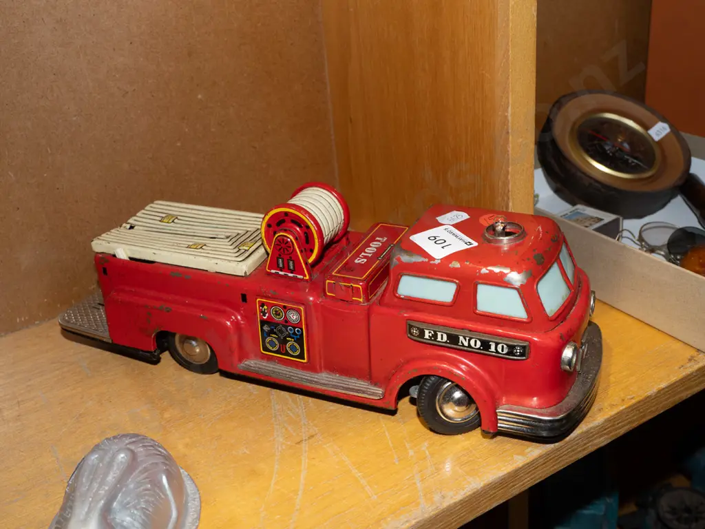 Japanese retro tin toy fire truck, marked Linemar Toys Japan - some paint wear, missing red dome from cab, would likely Image 1++