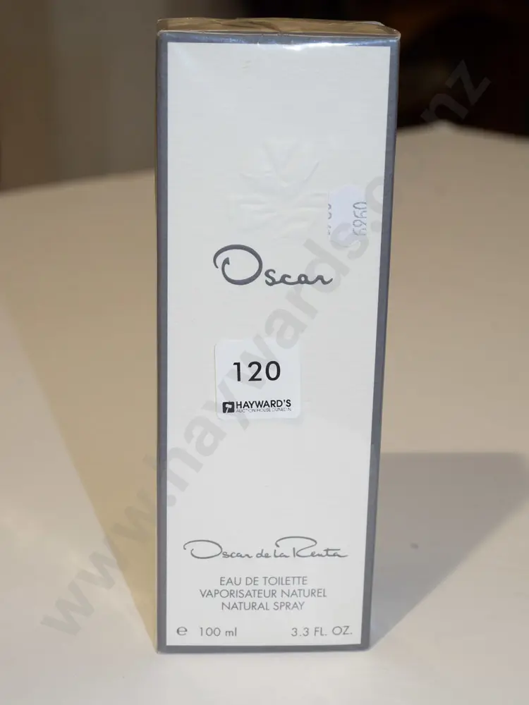 boxed  Oscar de la Renta eau de toilette 100ml Image 1++
