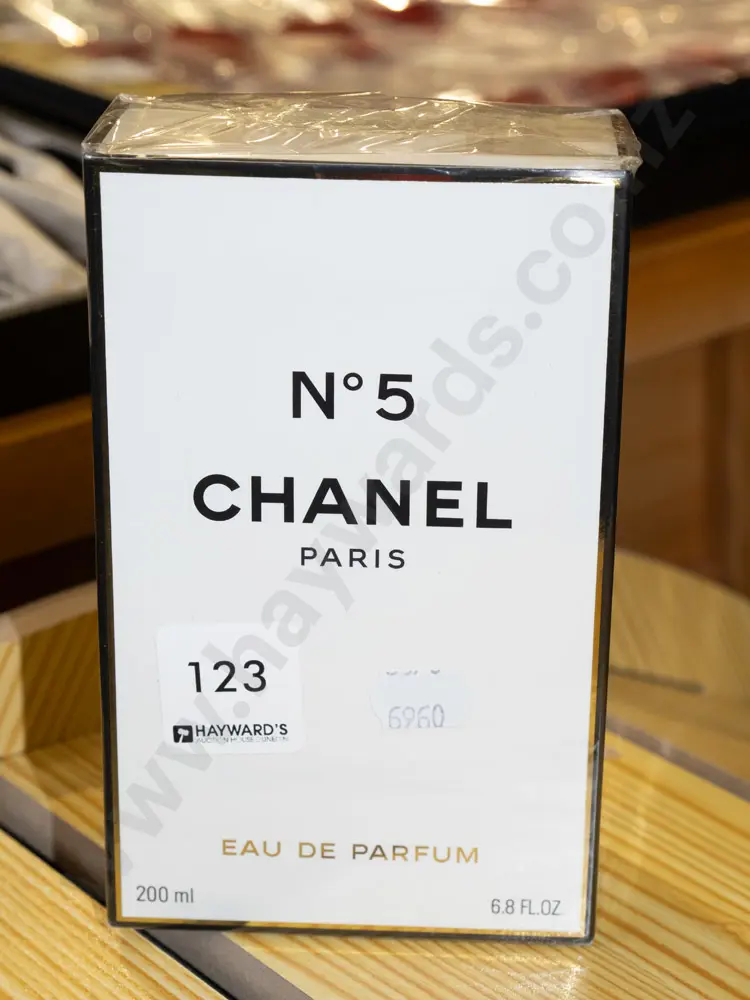 boxed Chanel No 5 eau de parfum 200ml Image 1++