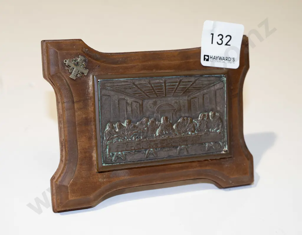 cast brass plaque on wooden stand - last supper Image 1++