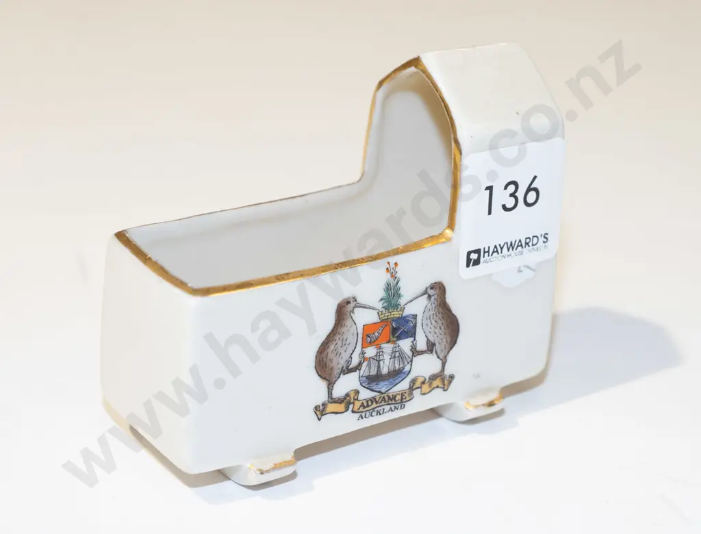 Auckland souvenir ware miniature doll crib Image 1++