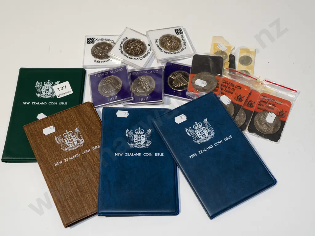 various circulated and uncirculated coins and collector sets Image 1++