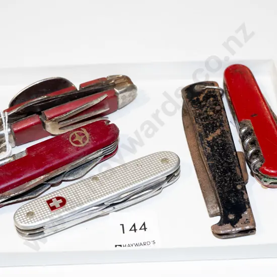 tray; pocket knives