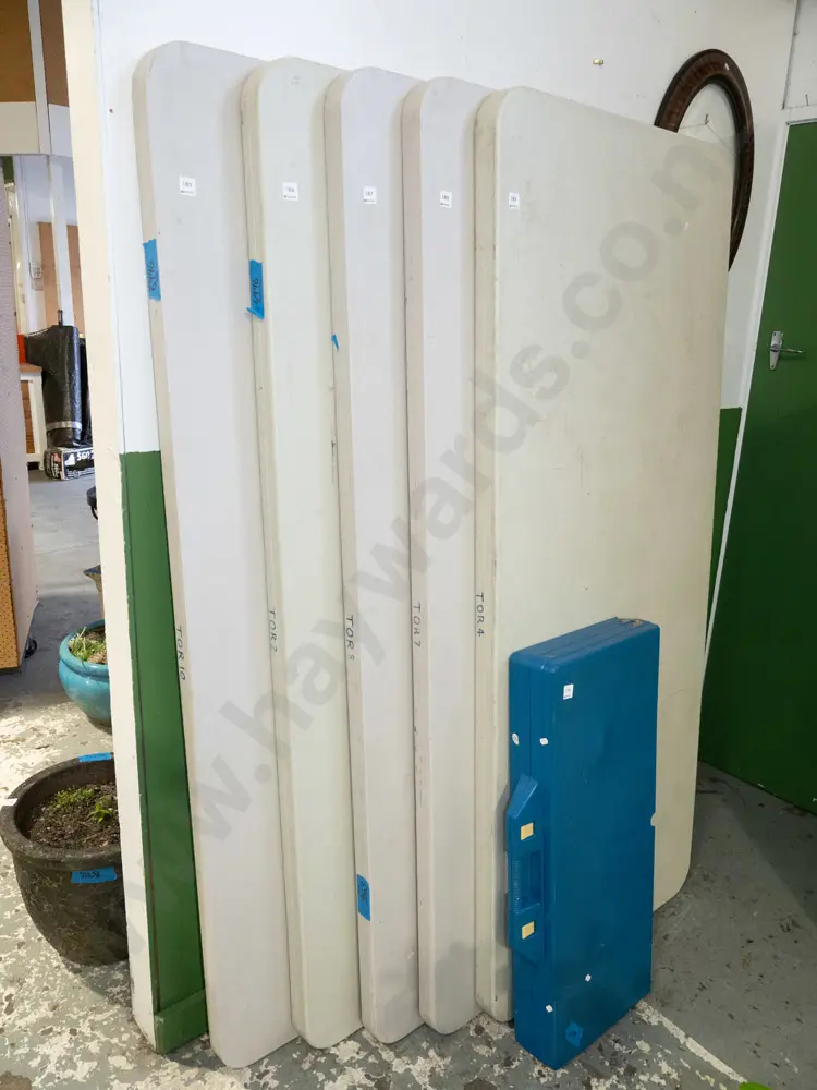 plastic trestle table Image 1++