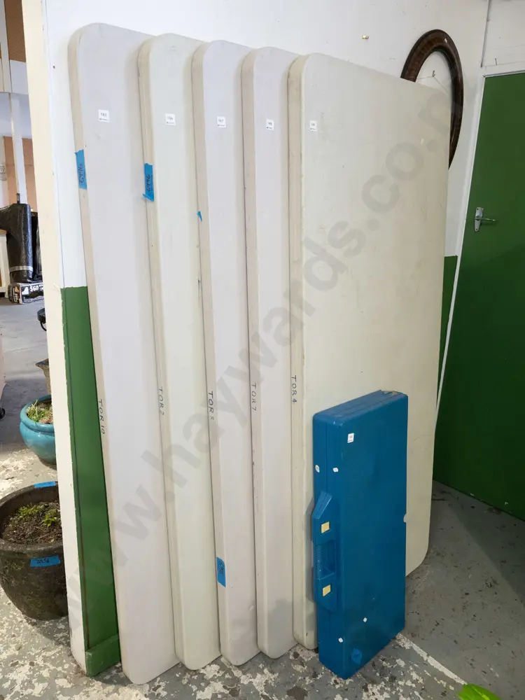 plastic trestle table Image 1++