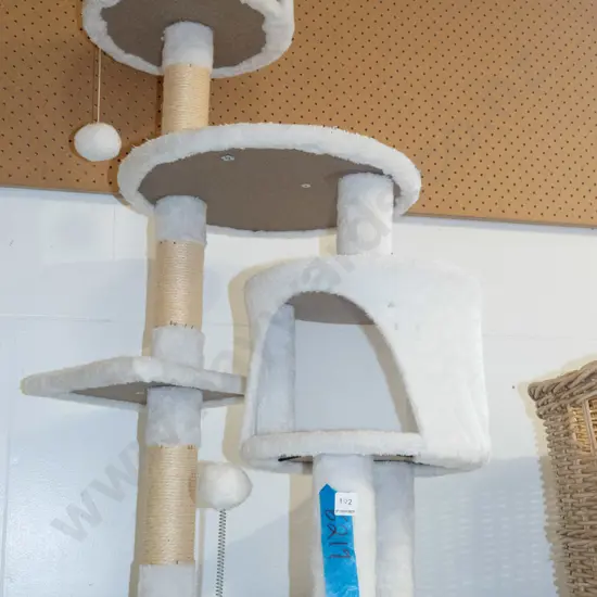 cat tower H920