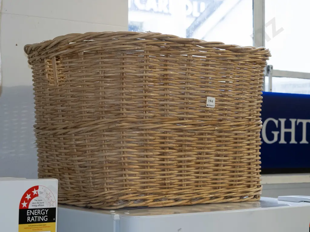 cane wood basket H400 Image 1++