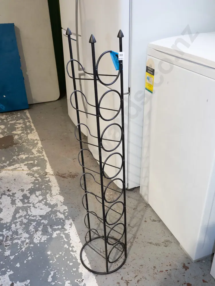 metal wine rack Image 1++
