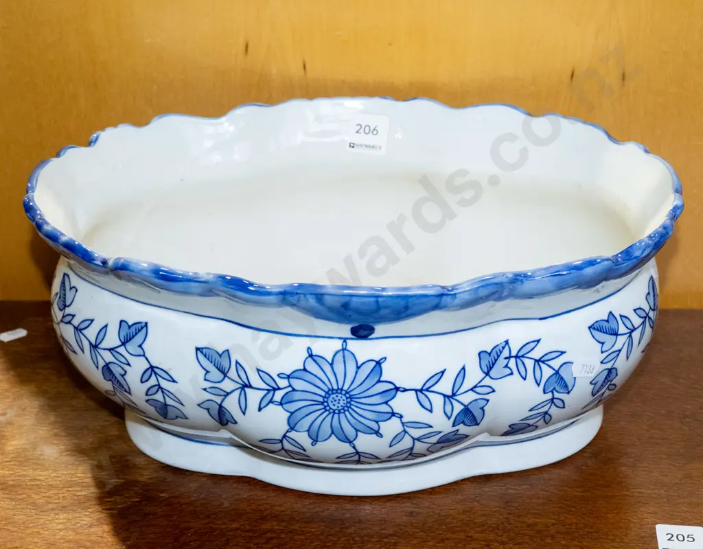 blue and white jardiniere W350 Image 1++