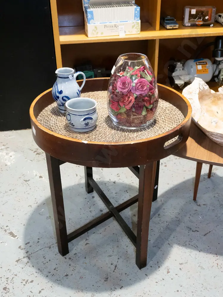 circular butler's tray on stand Image 1++