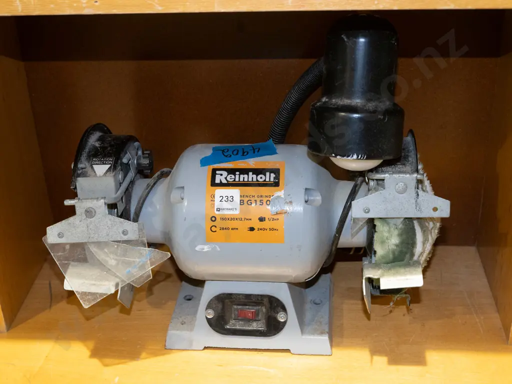 Reinholt bench top grinder Image 1++