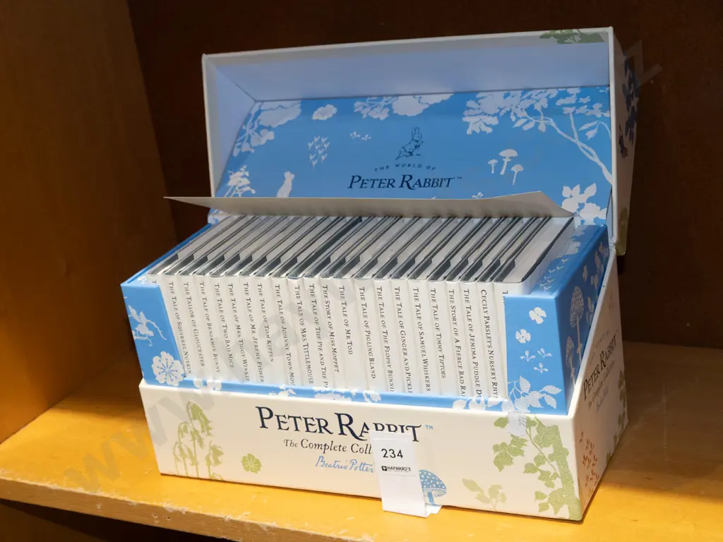 boxed Peter Rabbit book set Image 1++