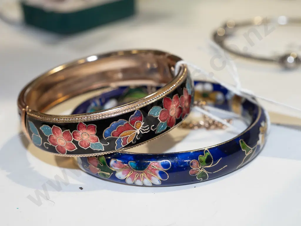 2x costume jewellery bracelets, 1 is cloisonne Image 1++