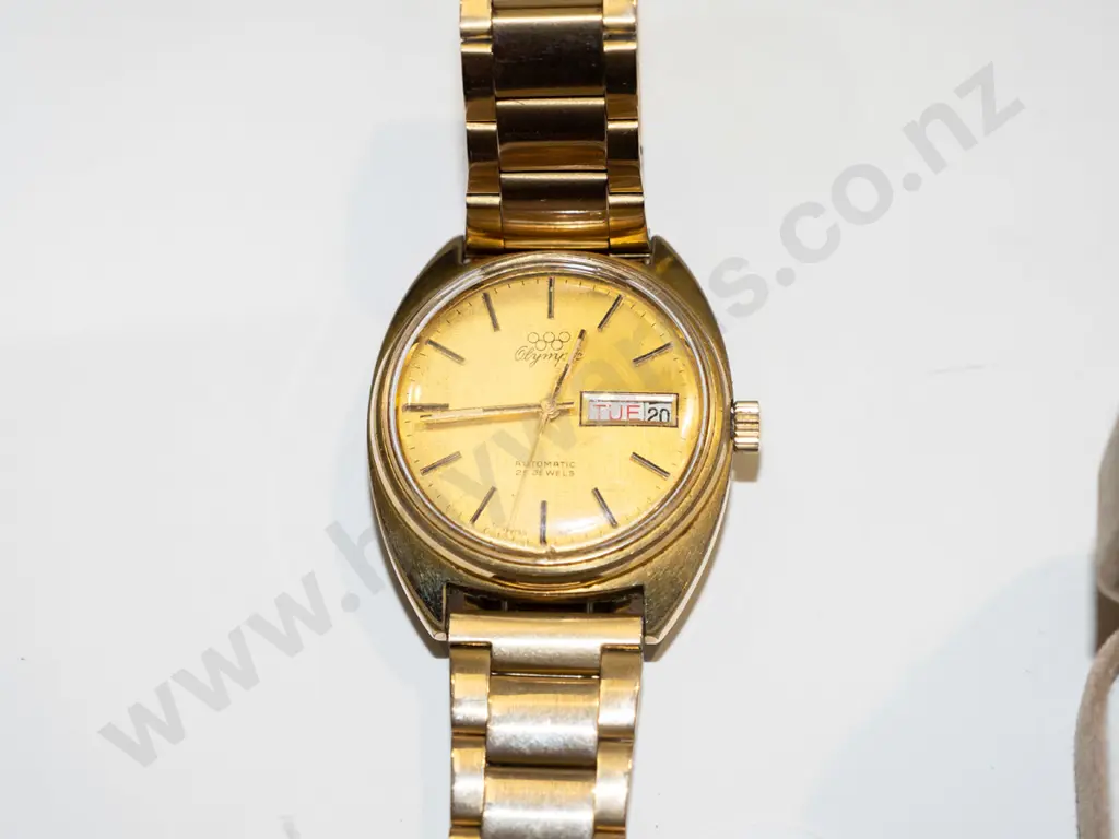 mens wristwatch Image 1++