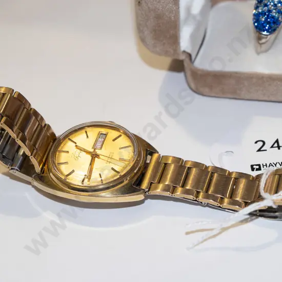 mens wristwatch
