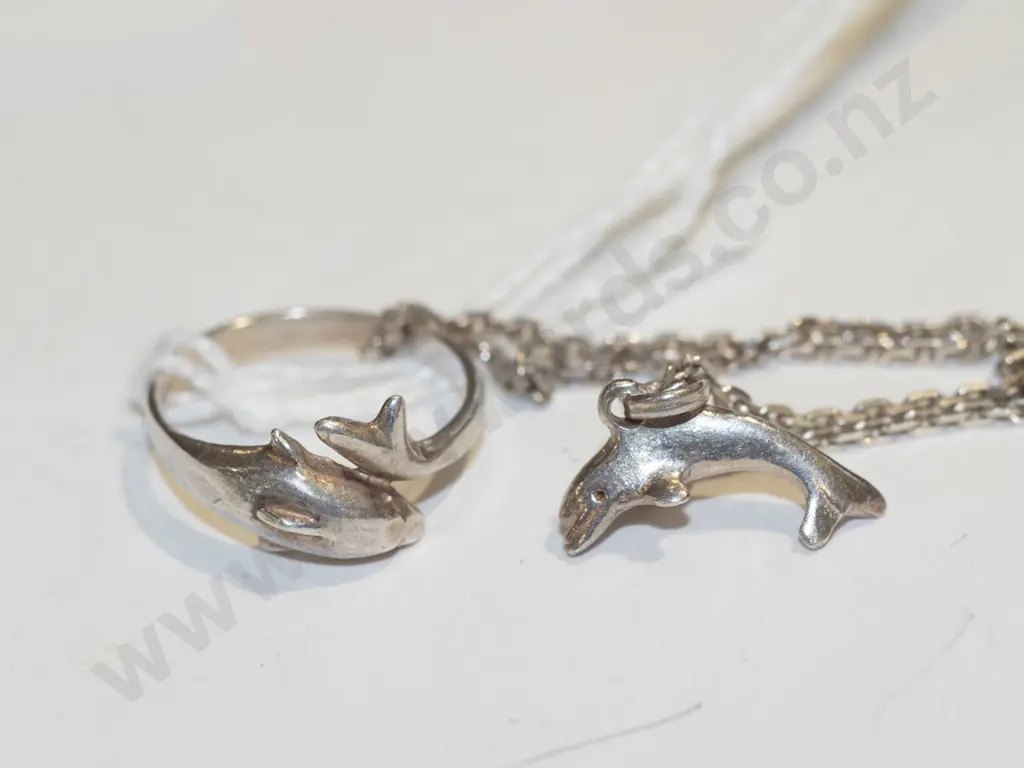 sterling silver dolphin ring & charm bracelet 4gm Image 1++