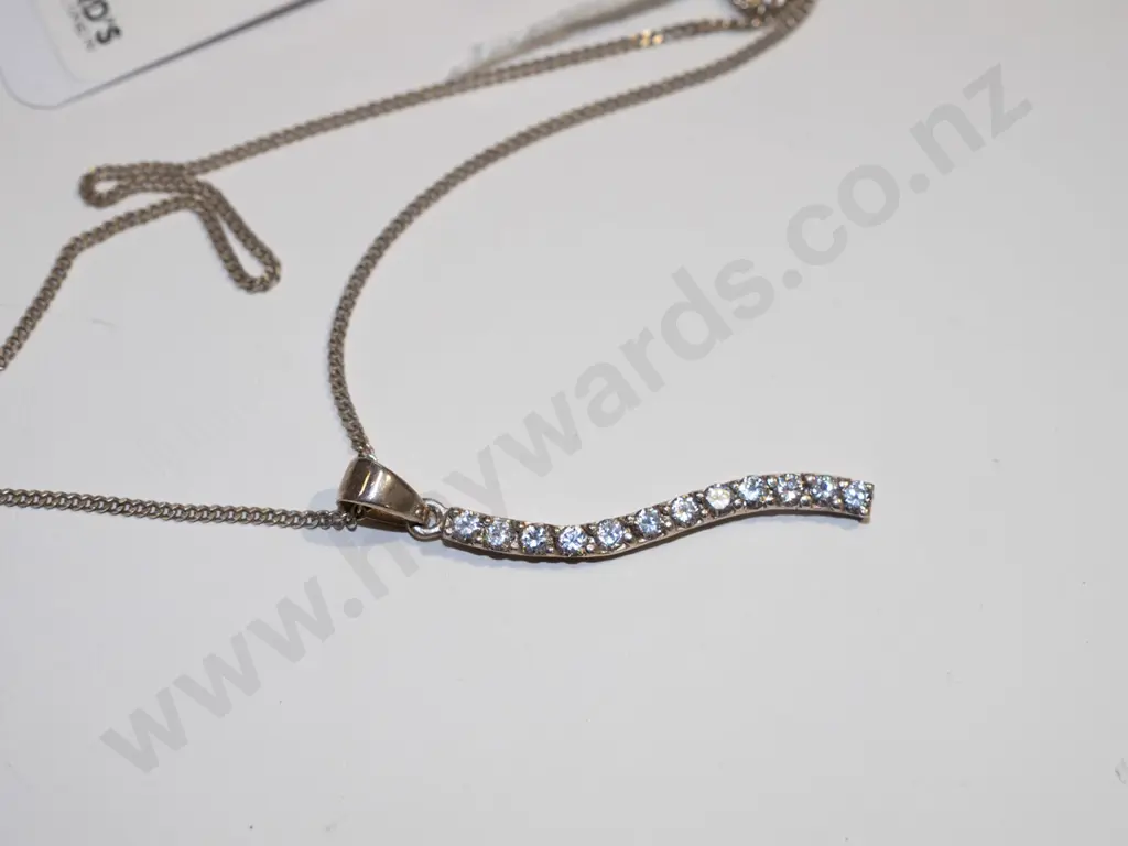 pendant & necklace Image 1++