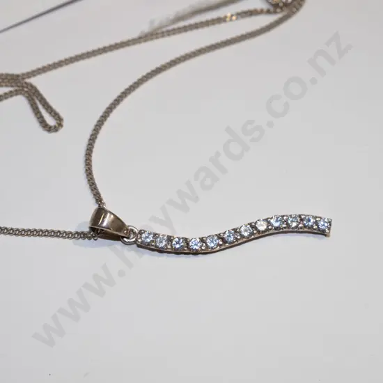pendant & necklace