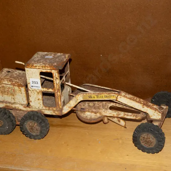 rusty Tonka toy grader