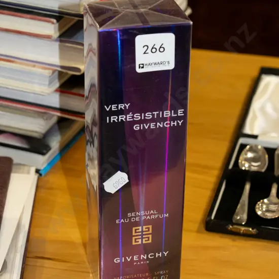 boxed Givenchy eau de parfum 75ml