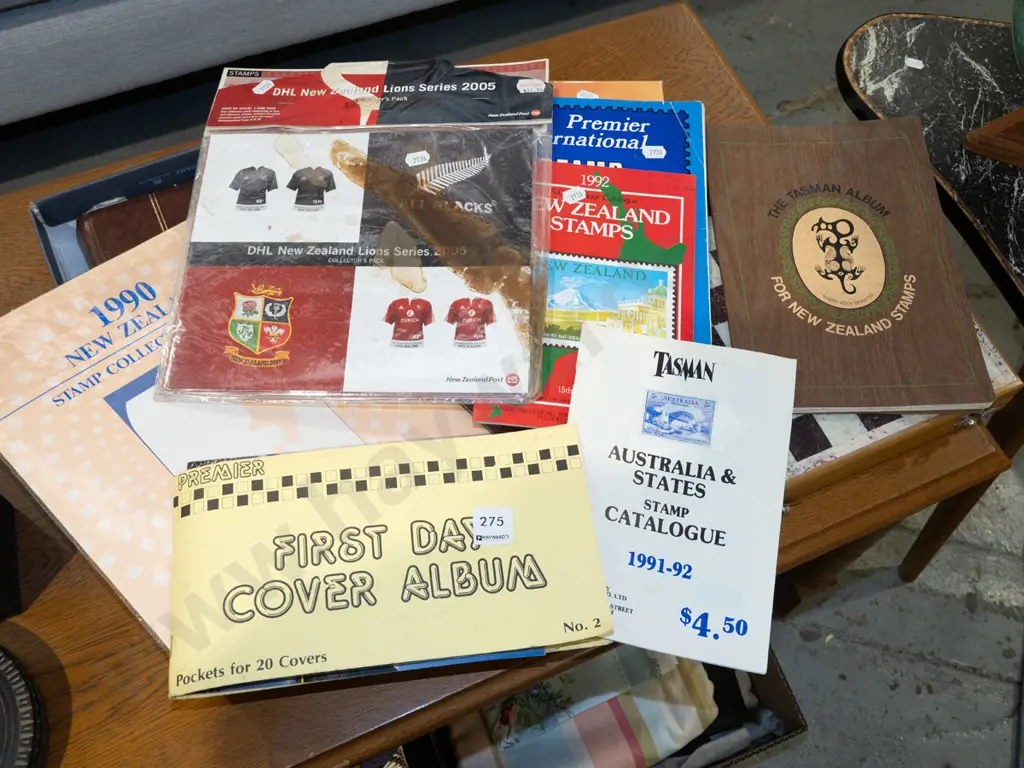 box; stamp album, first day covers Image 1++