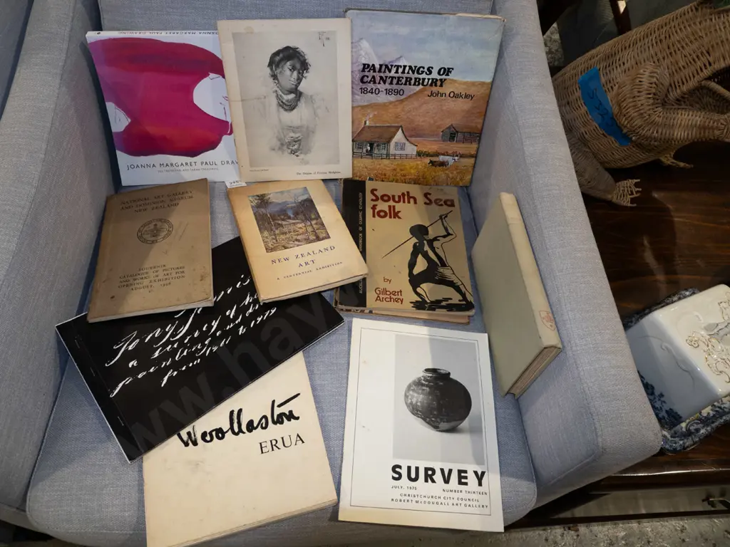 NZ art books Image 1++