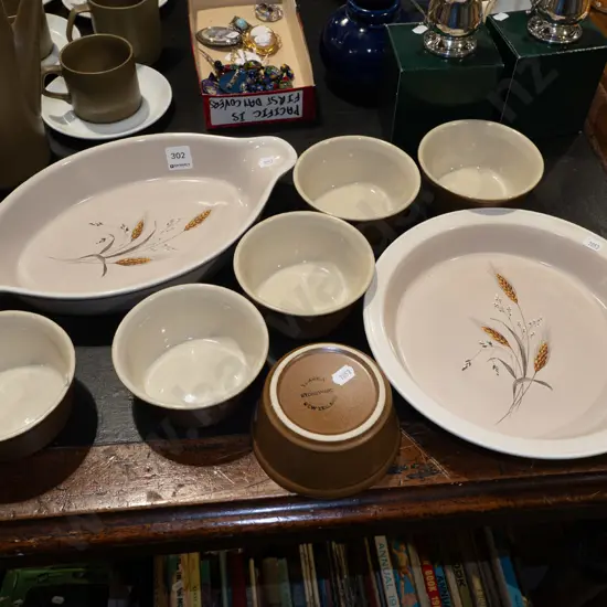 2x Teal baking dishes, 6x Temuka small bowls
