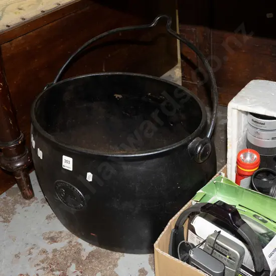 large enamel oval boiler - no lid L460