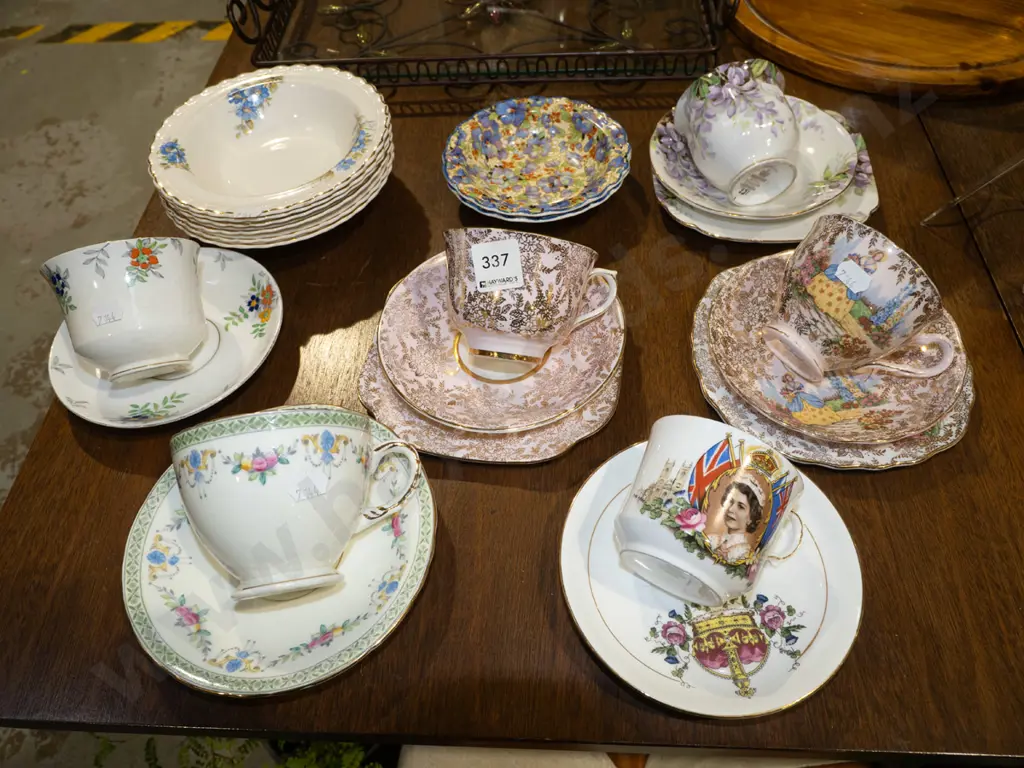 trios, cups, saucers, bowls Image 1++