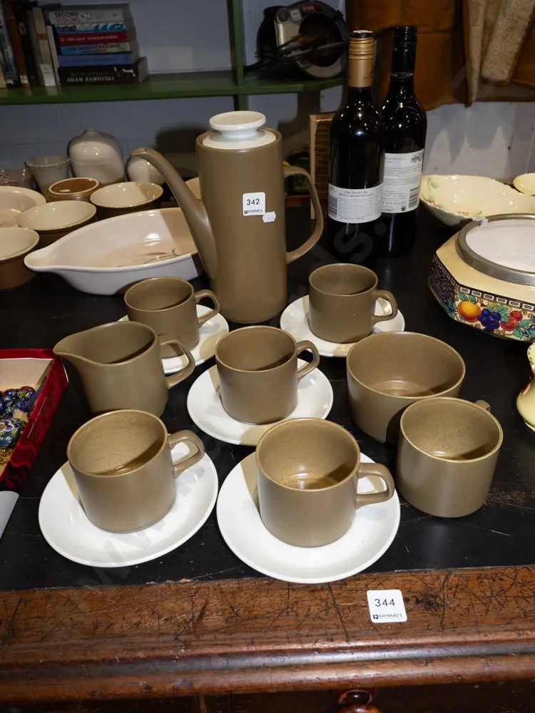 Meakin Maidstone coffee set - missing 1 saucer Image 1++