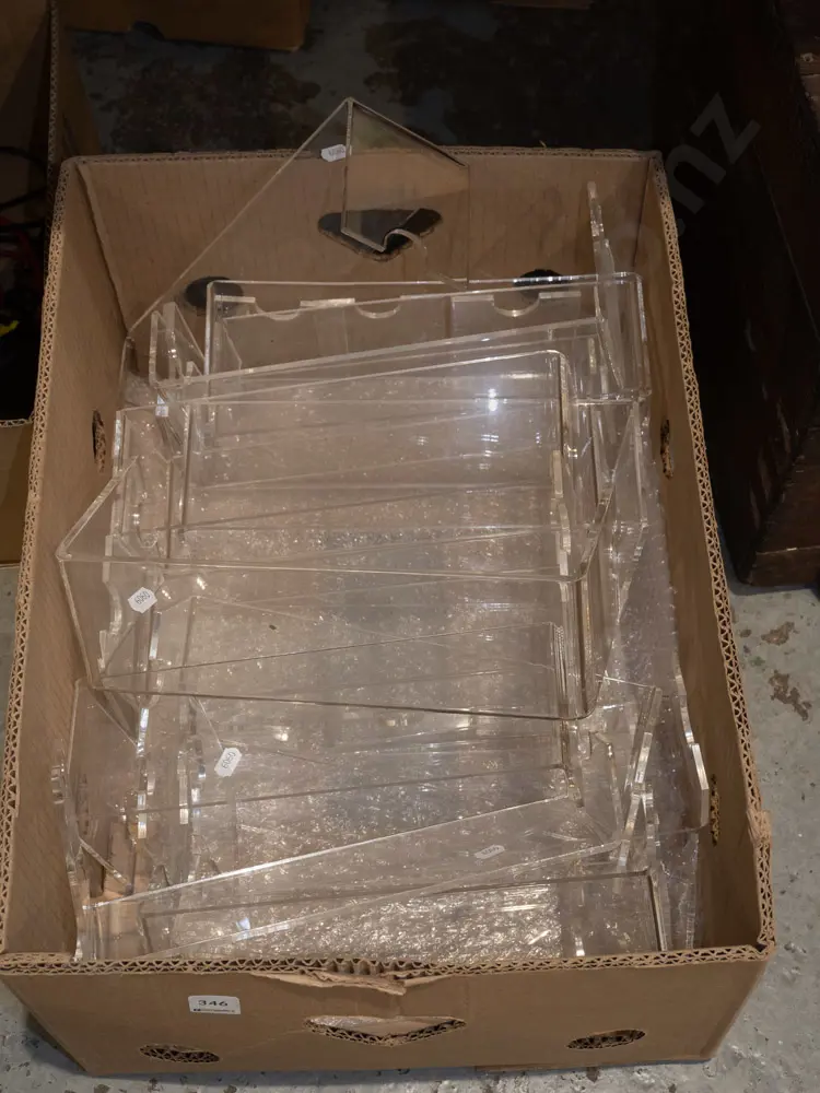 box; perspex stands Image 1++