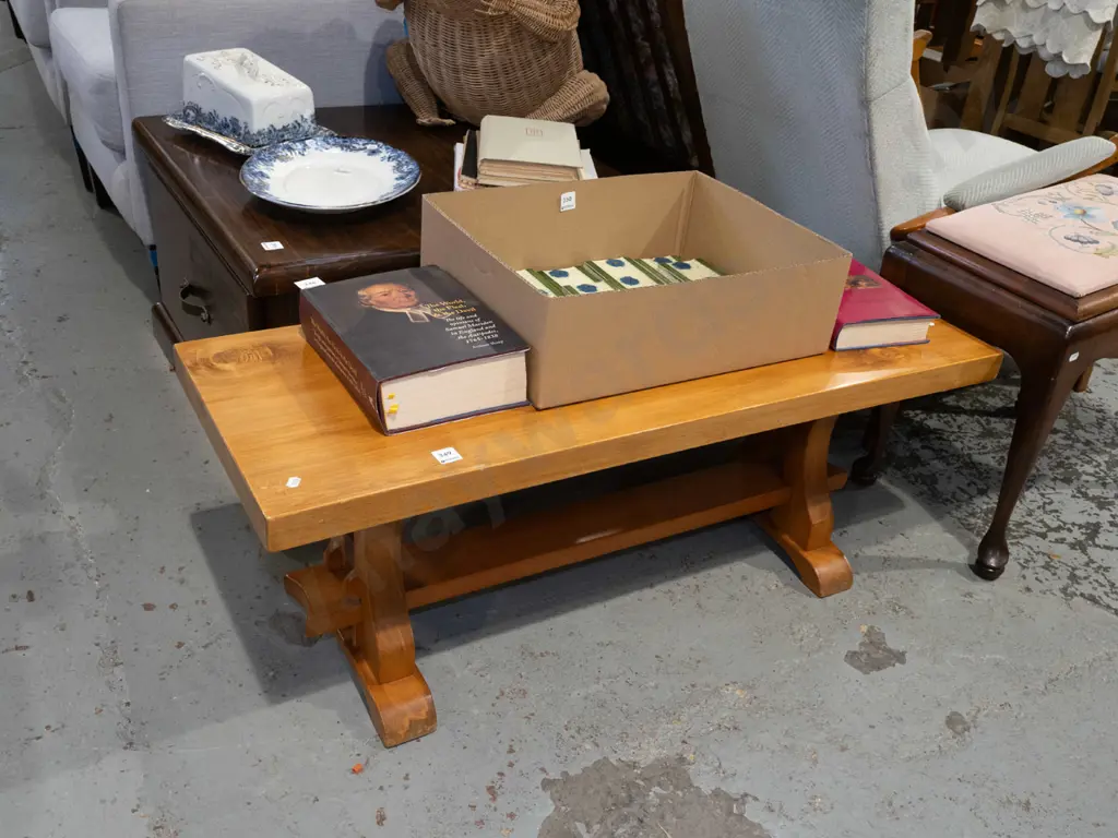 rimu bench seat H400 W1025 D380 Image 1++