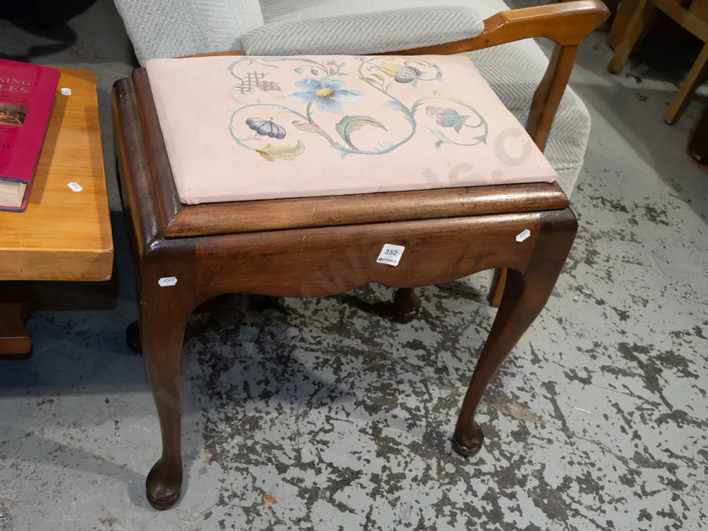 mahogany cab leg needlework topped piano stool Image 1++
