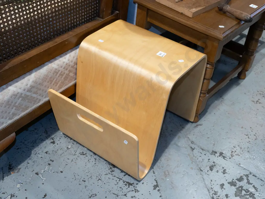 bent plywoood end table/magazine rack Image 1++