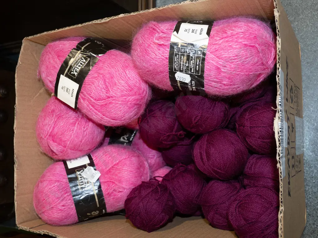 box; purple and pink knitting yarns Image 1++