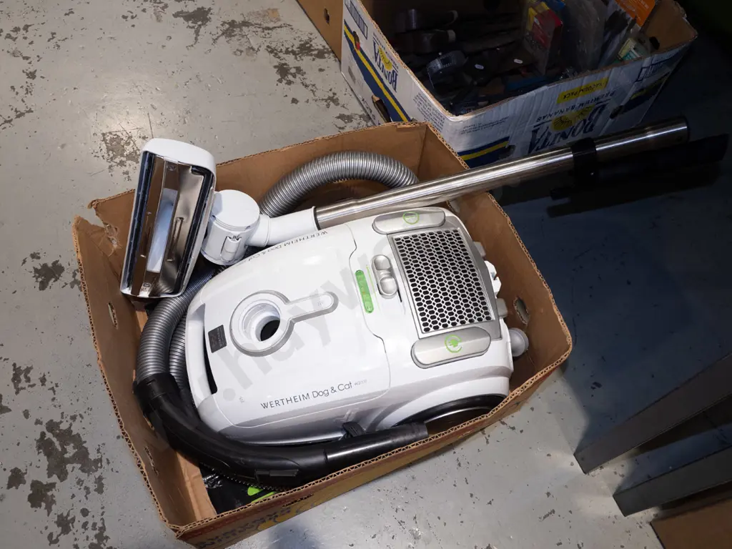 Wertheim dog and cat vacuum cleaner Image 1++
