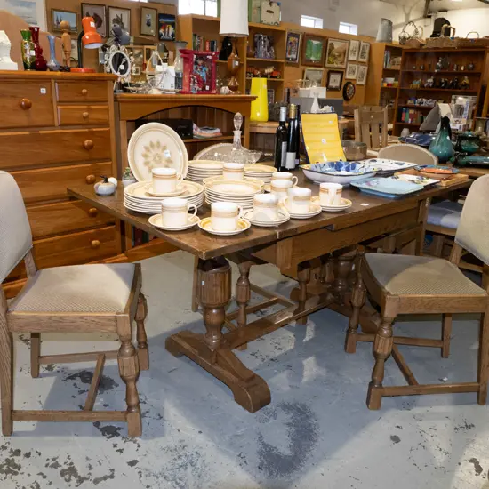 oak extending dining table with 4 matching chairs - varnish in tidy condition H780 W1600 D880