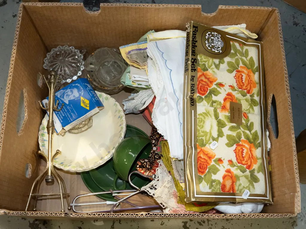 box; linen, bowls, jewellery stand etc Image 1++