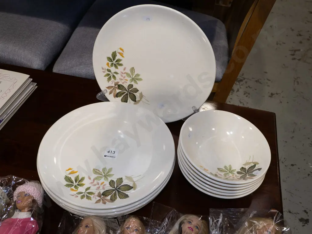 Crown Lynn floral plates and bowls Image 1++